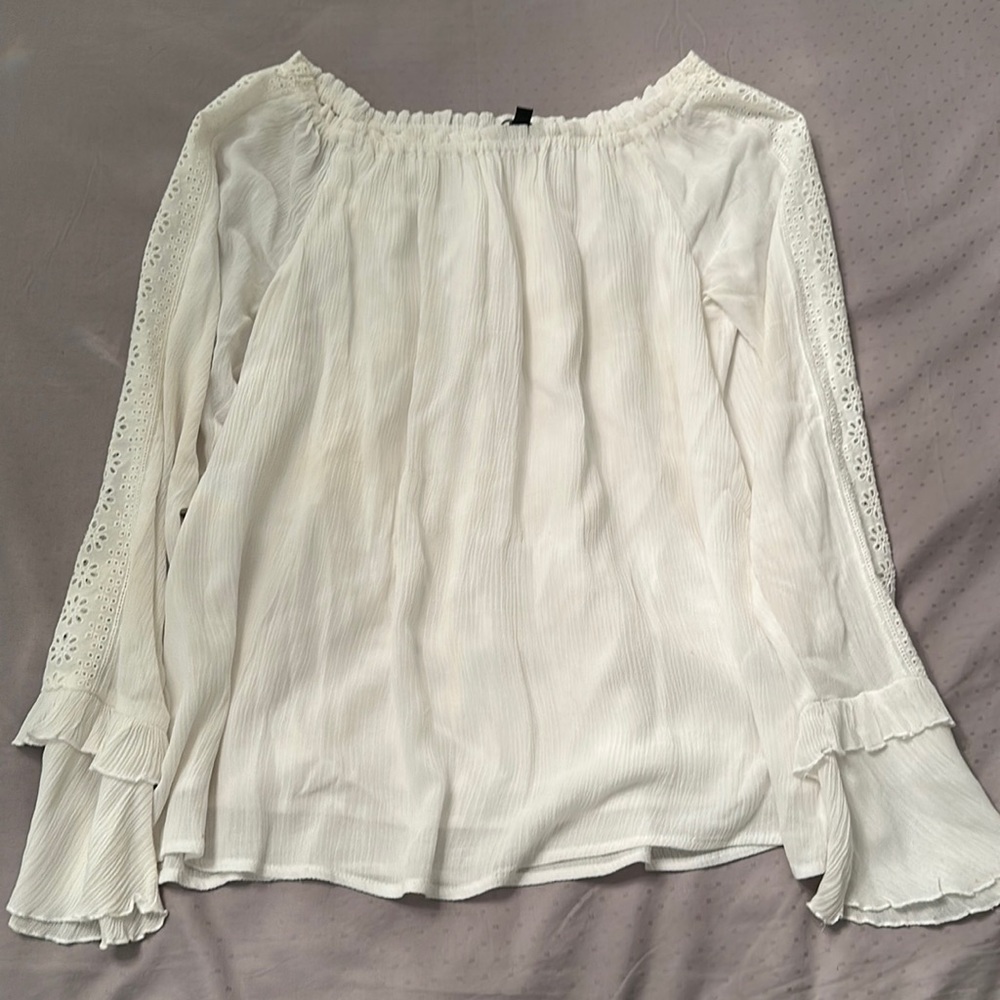 FLOWY LONG SLEEVE BLOUSE